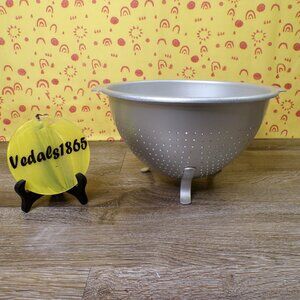 WEAR EVER No. 3123 Aluminum Footed Strainer Colander 9" Diameter